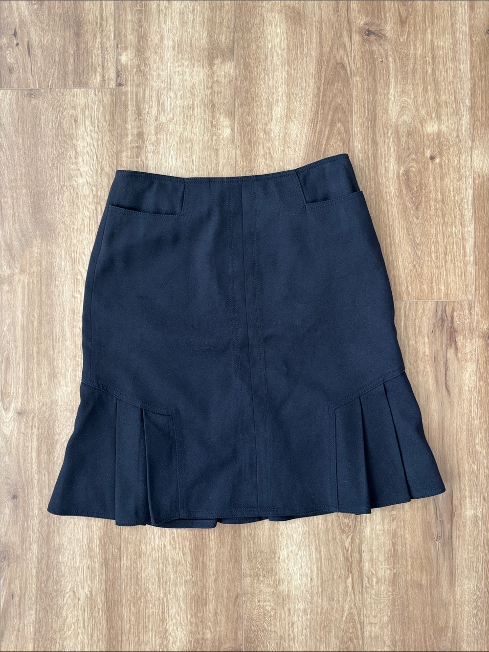 Classic navy Pleated Hem Skirt - Women's